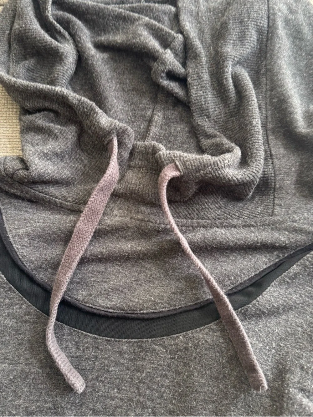 ALO Yoga Women’s Charcoal Gray Lightweight Hoodie Sweater